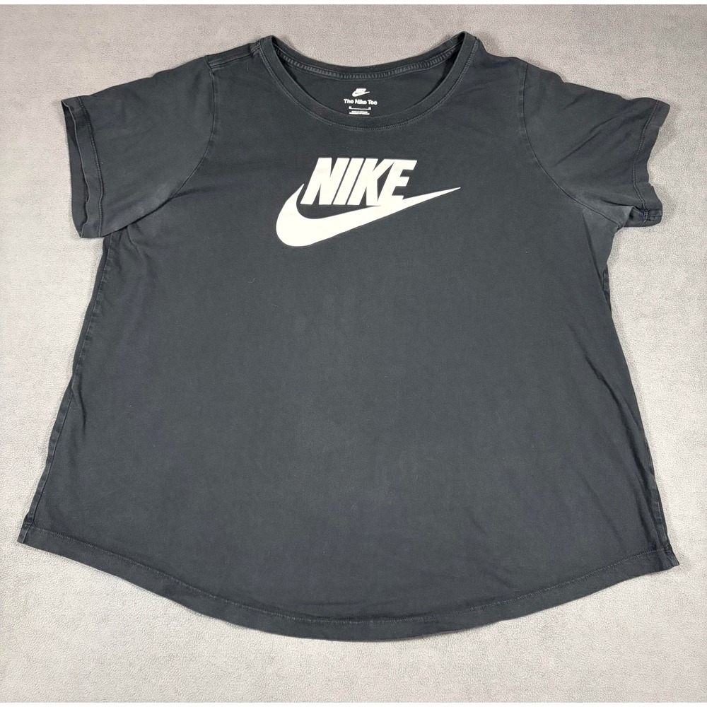 Nike T-Shirt Womens 2X Black Graphic Logo Short Sleeve Tee